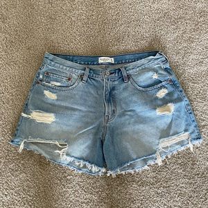 Abercrombie & Fitch Mid Rise Boyfriend Shorts